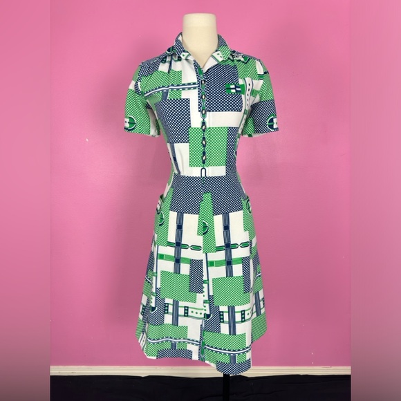 Vintage 70s 1970s Poly Knit Short Sleeve Novelty Print Shirtwaist Dress - Picture 1 of 10